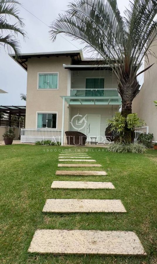 Sobrado em condomínio fechado - Veredas do Mar II