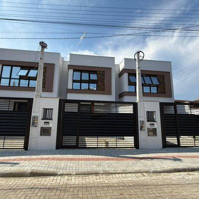 Sobrado Alto Padrão - 2 suítes - 83,6m² - Balneário Piçarras